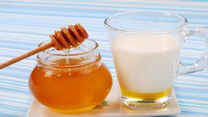 Milch und Honig zum medizinischen Duschen